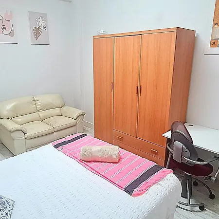 Privadas En Piso Frente A Playa Ondarreta, Bano Compartido Privatunterkunft *