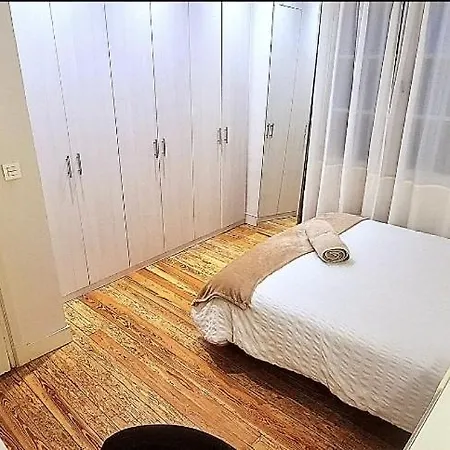 Homestay Privadas En Piso Frente A Playa Ondarreta, Bano Compartido
