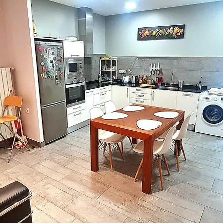 Privadas En Piso Frente A Playa Ondarreta, Bano Compartido